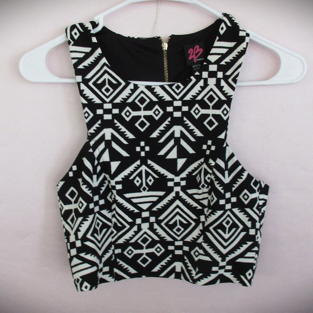 Size XS 2B BEBE Black/White Aztec Pattern Sleeveless Tank Top